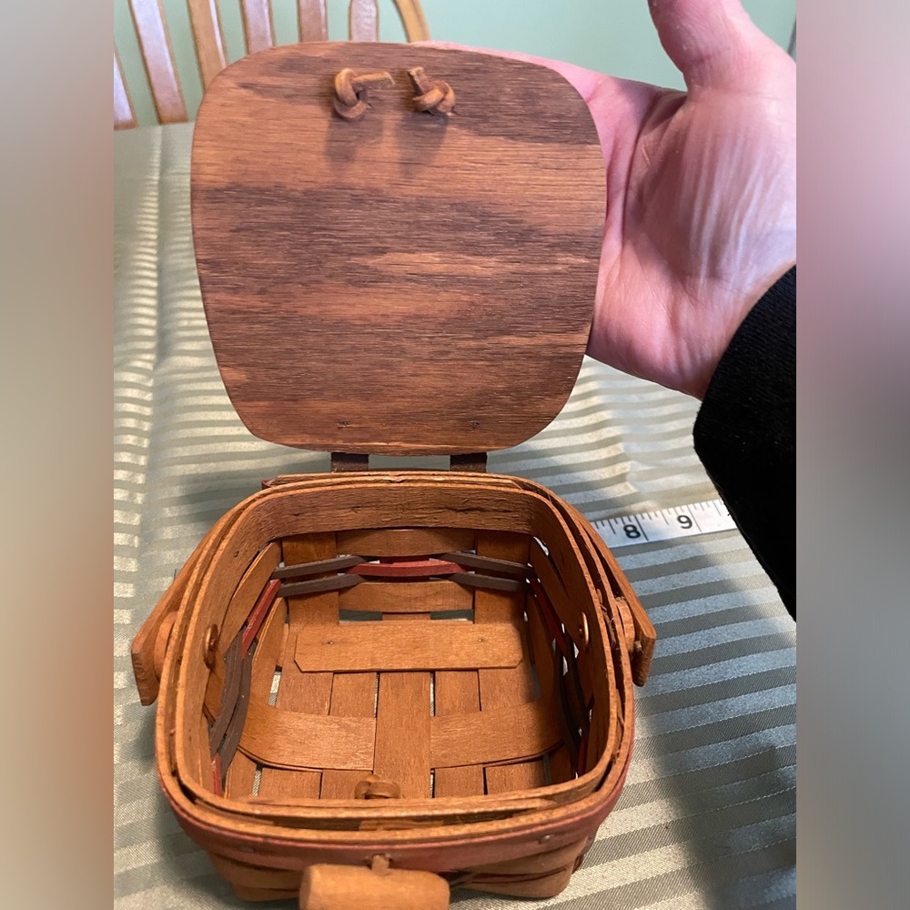 Longaberger Small Handwoven Wooden Basket Box with Red Accent - Picture 8 of 10
